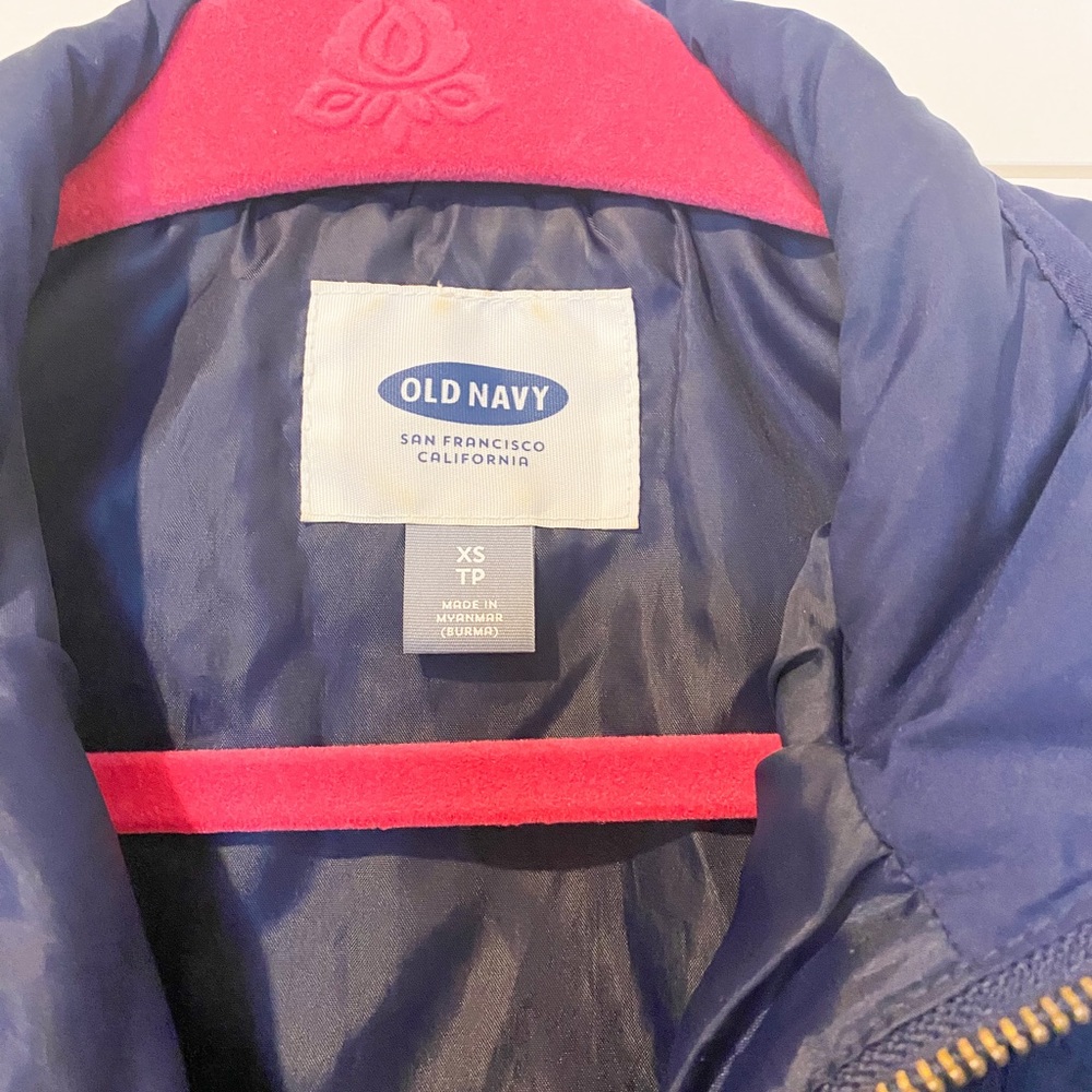 Old Navy Quilted Puffer Vest in Navy Blue XS - Picture 3 of 4